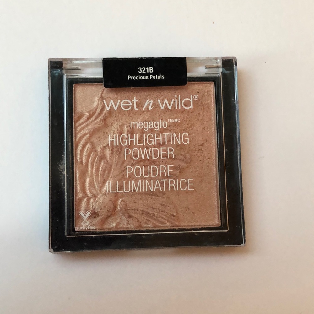 Wet n Wild Highlighter - “Precious Petals”
